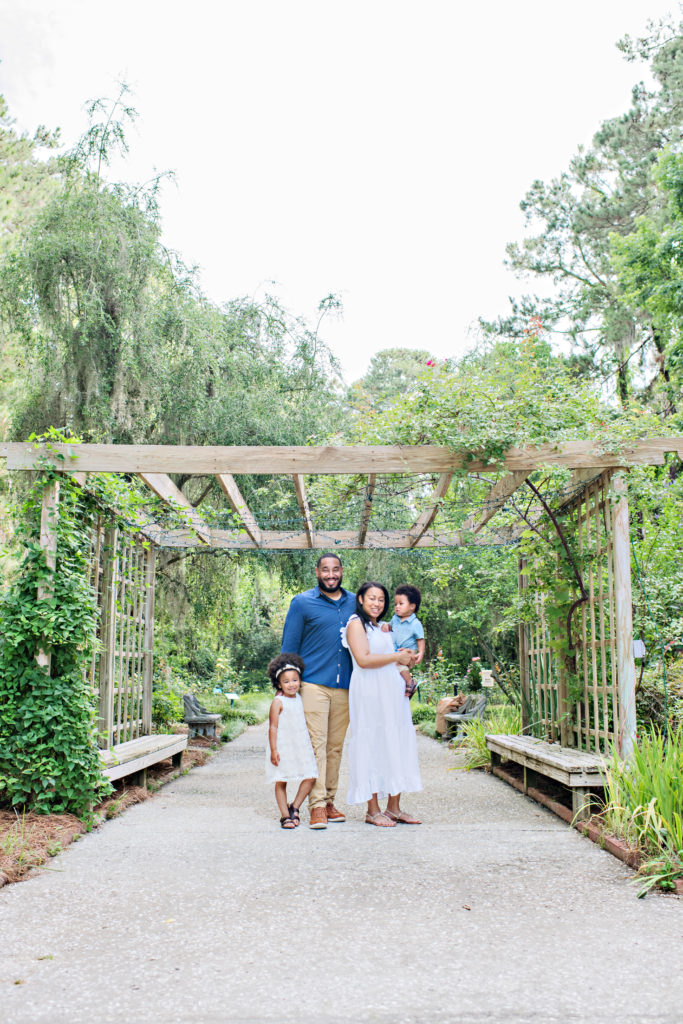 Savannah Botanical Gardens, family photo in botanical garden with arch, Savannah GA